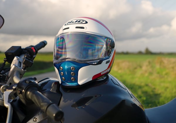 Video: HJC V10 helmet review featured image