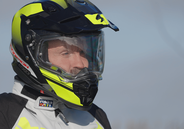 Five of the best helmets that meet the new ECE 22.06 safety standard featured image